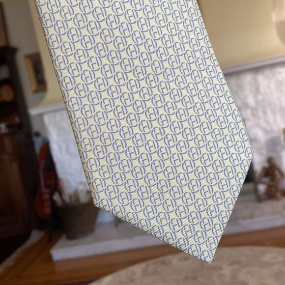 Hermes 100% Silk “H” Monogram - Picture 5 of 10